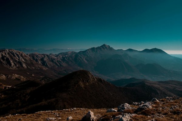 Uncover the Best UK Spots for an Unforgettable Medieval Abbeys Guided Tour